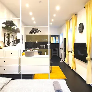 Ferienhaus Loft House With Luxury Bathroom And Private Parking, Hamburg
